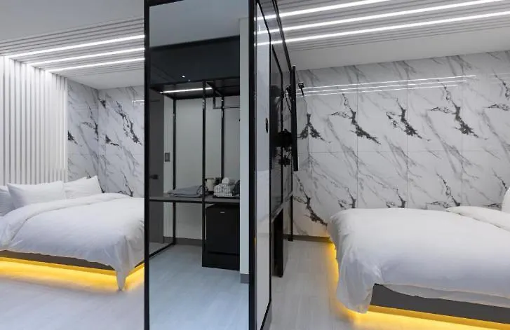 Reina Hotel 釜山広域市 0*,