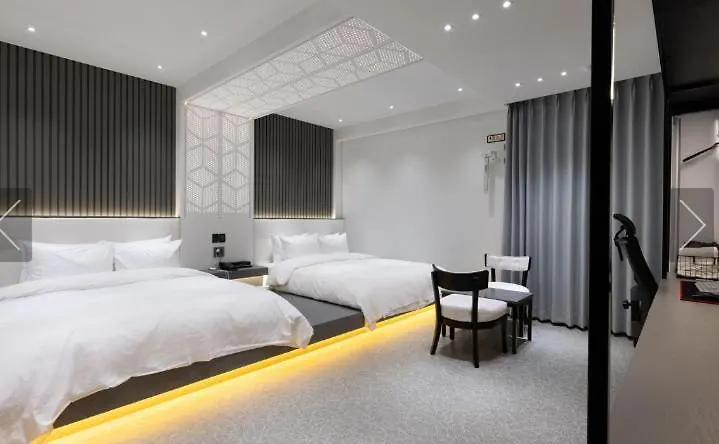 Reina Hotel Busan