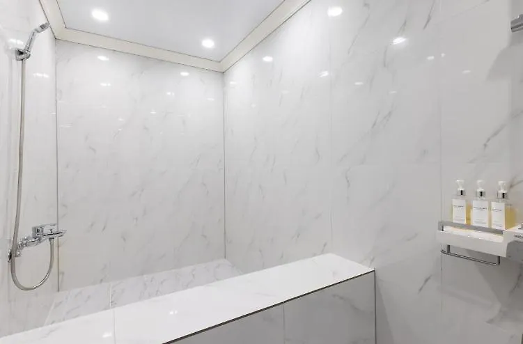 Reina Hotel Busan