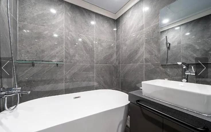 Reina Hotel Busan